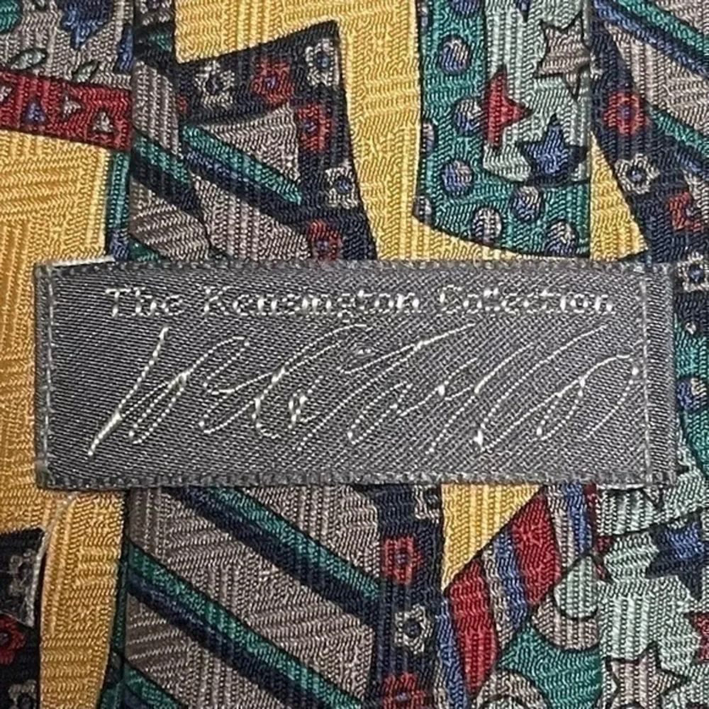 Lord & Taylor The Kensington Collection - Vintage .100% Silk Tie